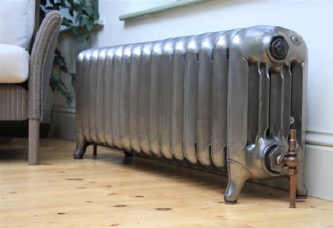 Low Warehouse Polished Radiator With British Made Antique Brass Valves