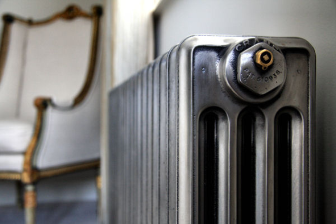 Lifestyle image of the Pall Mall 4 column.
